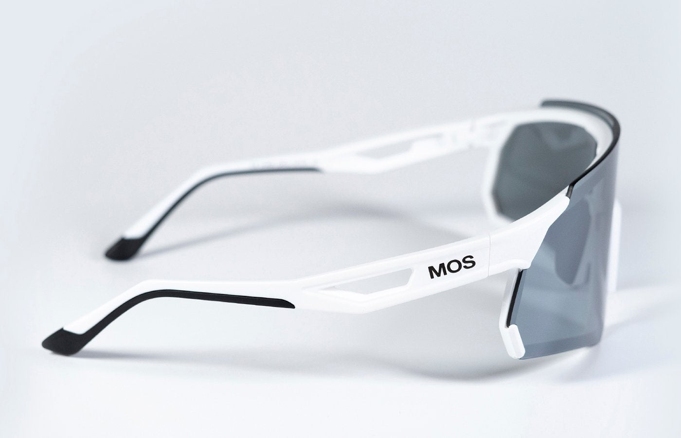 GAFA DE SOL DEPORTIVA MOS EYEWEAR MENORCA ALLWHITE
