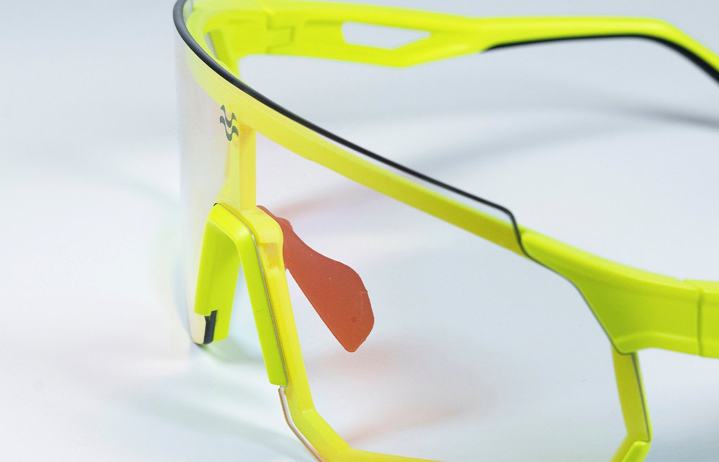 GAFAS DE SOL DEPORTIVAS MOS EYEWEAR MENORCA FLUO FOTOCROMÁTICA